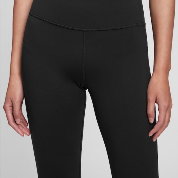 GAP fit studio sky high flare leggings - Picture 3 of 8